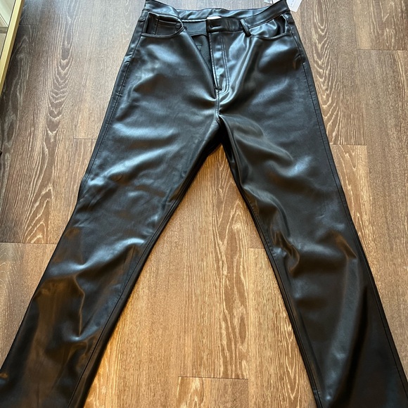 7 For All Mankind Vegan Leather High Waisted Pants - Sz 34 - Picture 4 of 5